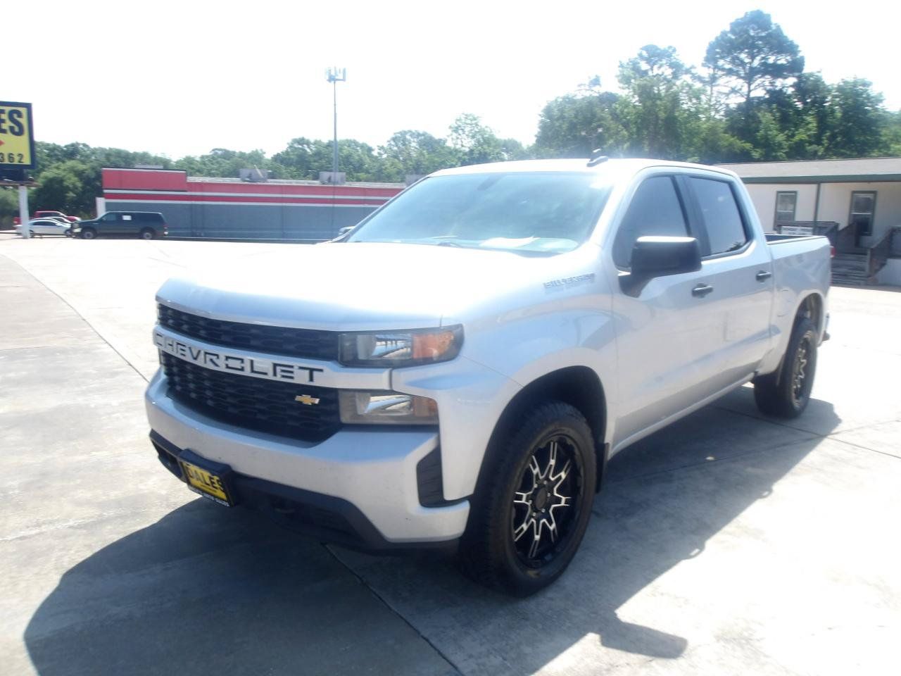 Used 2020 Chevrolet Silverado 1500 Custom w/ Custom Value Package RWD image 2