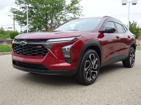 Certified 2024 Chevrolet Trax RS w/ Driver Confidence Package image 6