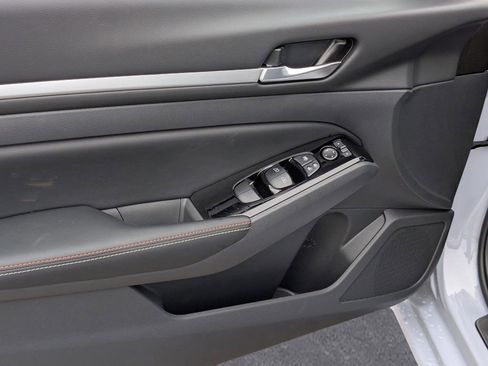 New 2025 Nissan Altima 2.5 SR w/ SR Premium Package image 12