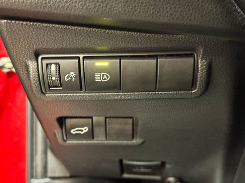 Used 2022 Toyota Corolla Cross XLE w/ Convenience Package image 42