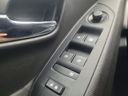 Used 2018 Chevrolet Trax LS AWD/4WD image 27