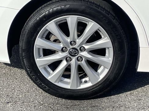 Used 2018 Toyota Camry LE image 11