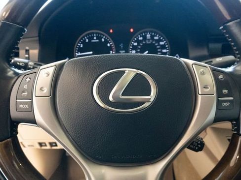 Used 2013 Lexus ES 350 w/ Luxury Pkg FWD image 18