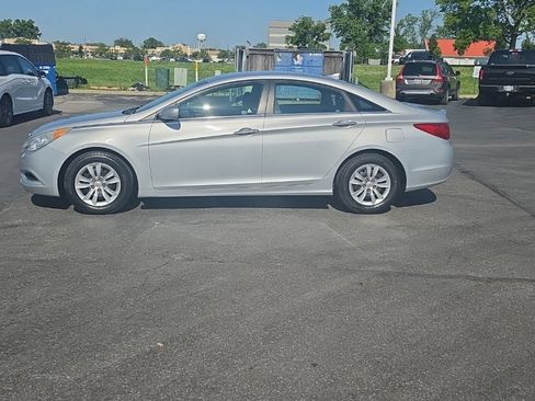 Used 2012 Hyundai Sonata GLS FWD image 4