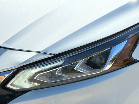 Certified 2019 Nissan Altima 2.5 SV AWD/4WD image 4