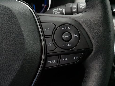 Used 2022 Toyota RAV4 Limited AWD/4WD image 26