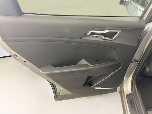 Used 2025 Kia Sportage LX image 27