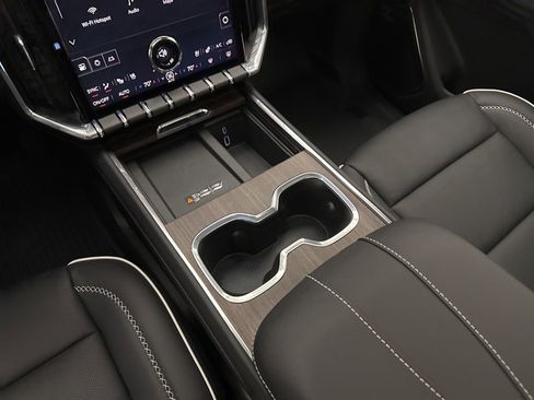 New 2026 GMC Acadia Denali w/ Super Cruise Package AWD/4WD image 17