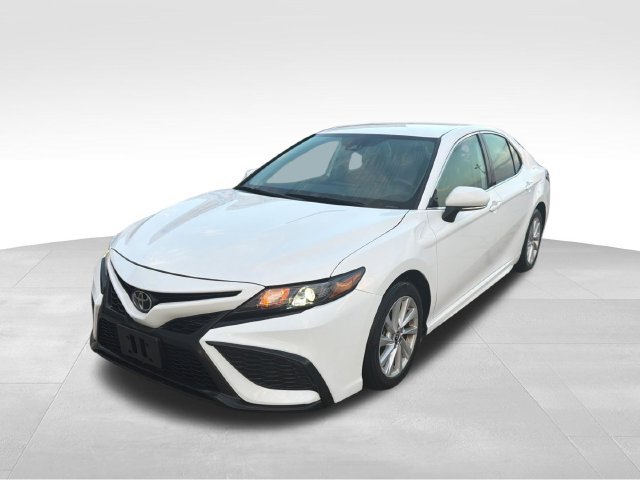 Used 2024 Toyota Camry SE FWD image 4