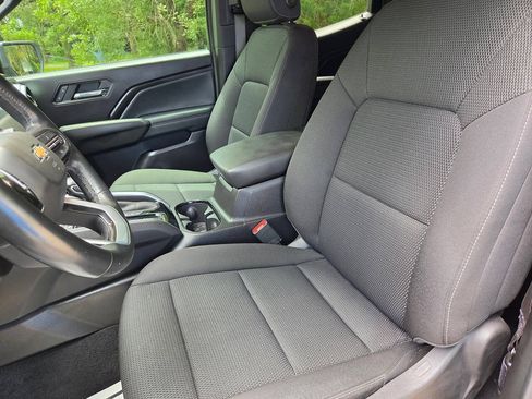 Used 2025 Chevrolet Colorado LT RWD image 16