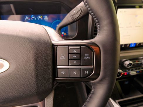 New 2026 Ford F250 Platinum image 30