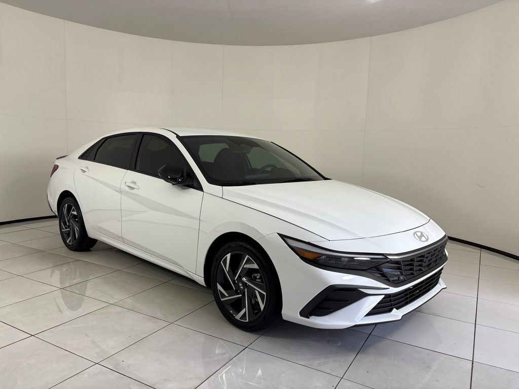 New 2025 Hyundai Elantra SEL FWD image 7