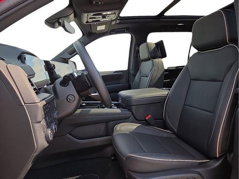 New 2025 Chevrolet Suburban Premier image 15