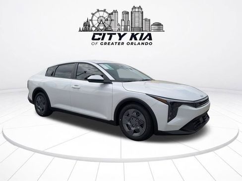 New 2026 Kia K4 FWD image 9