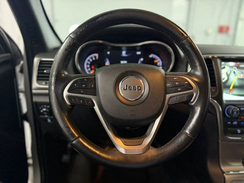 Used 2018 Jeep Grand Cherokee Altitude AWD/4WD image 21