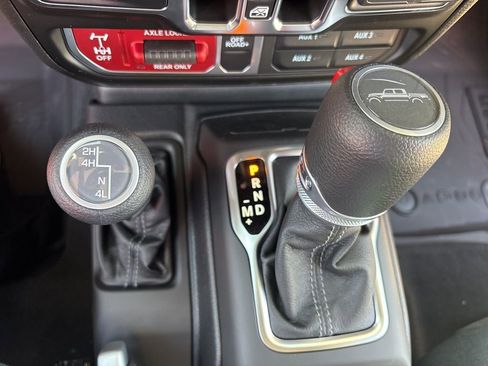 New 2025 Jeep Gladiator Sport AWD/4WD image 19