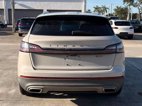 Used 2019 Lincoln Nautilus Reserve FWD image 10