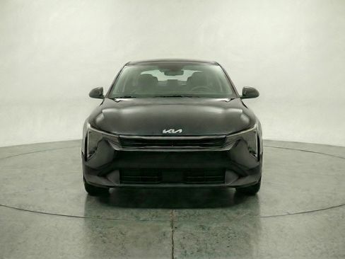 Used 2025 Kia K4 LXS image 2
