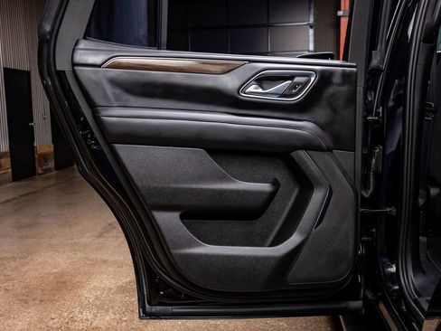 Used 2023 GMC Yukon SLE image 35