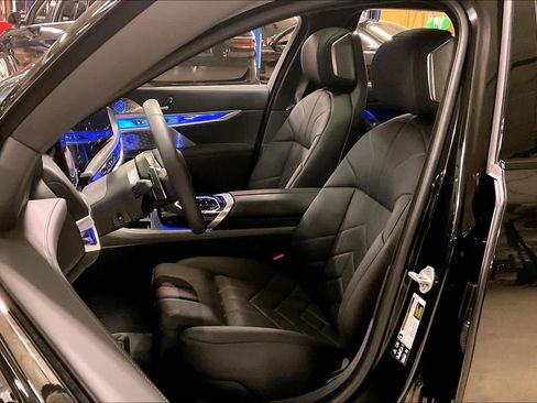 Used 2025 BMW 760i xDrive 760i xDrive image 8