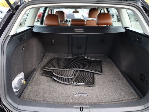 Used 2017 Volkswagen Golf S image 15