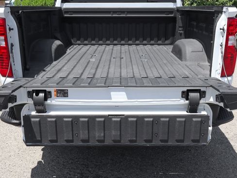 Used 2024 Chevrolet Silverado 2500 Custom w/ Custom Value Package AWD/4WD image 9