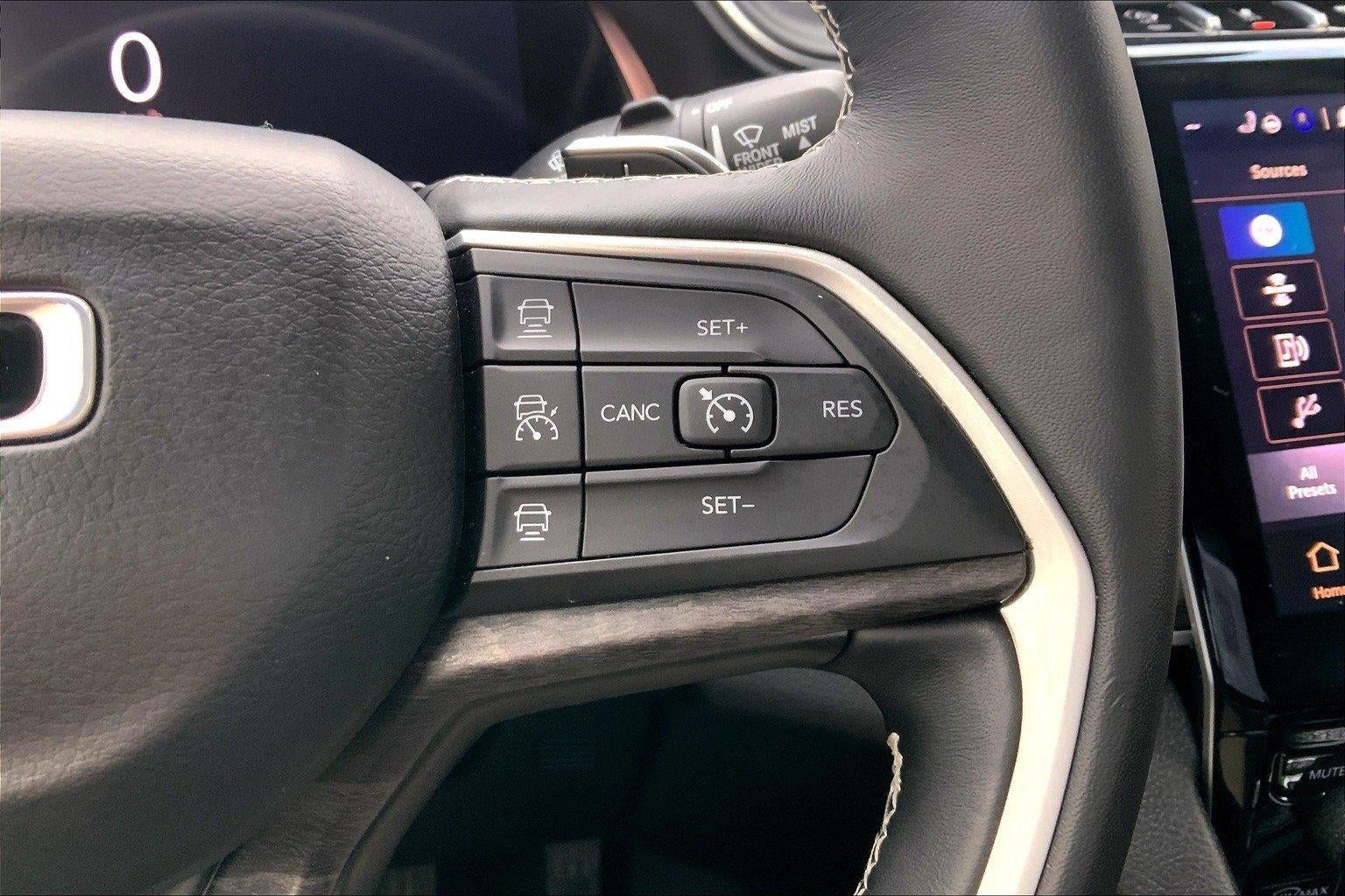 Used 2021 Jeep Grand Cherokee L Limited AWD/4WD image 20