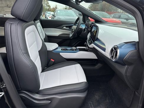 New 2026 Chevrolet Equinox EV LT image 22