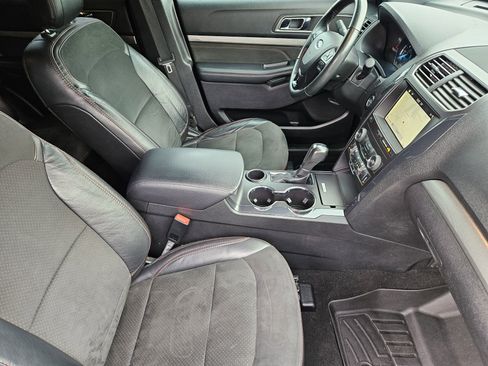 Used 2019 Ford Explorer XLT w/ Equipment Group 202A image 15