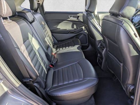Used 2023 Ford Edge SEL image 19