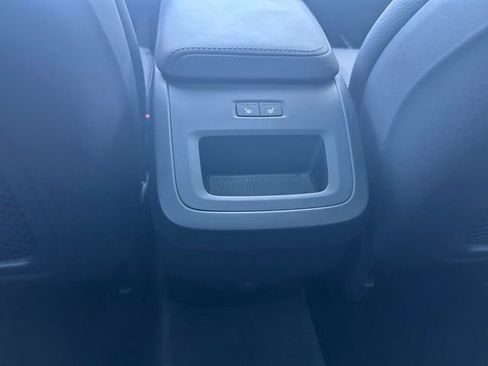 Certified 2025 Volvo XC60 B5 Plus AWD/4WD image 18