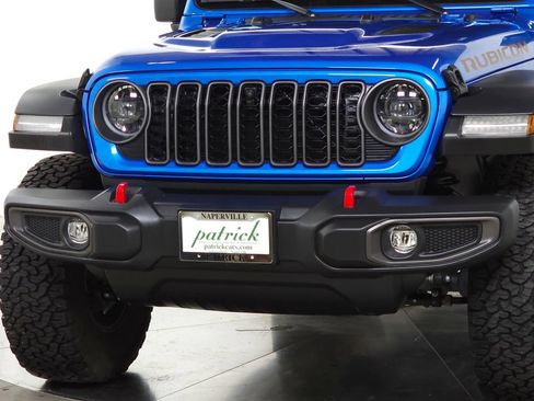 Used 2024 Jeep Wrangler Unlimited Rubicon w/ XTREMEE 35" Tire Package AWD/4WD image 12