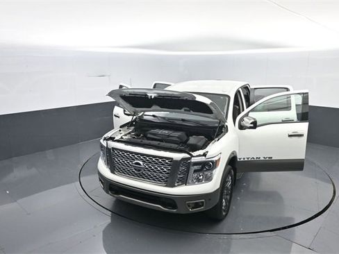 Used 2019 Nissan Titan Platinum Reserve w/ Platinum Utility Package image 38