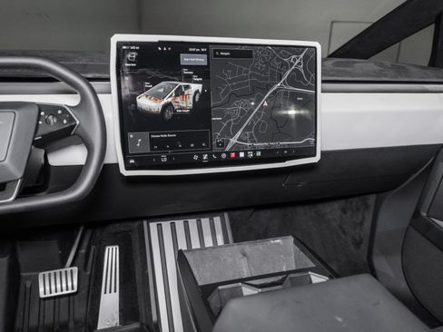 Used 2024 Tesla Cybertruck Cyberbeast AWD/4WD image 29