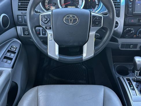 Used 2014 Toyota Tacoma 4x4 Double Cab w/ SR5 Package image 32