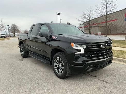 Used 2022 Chevrolet Silverado 1500 RST image 2