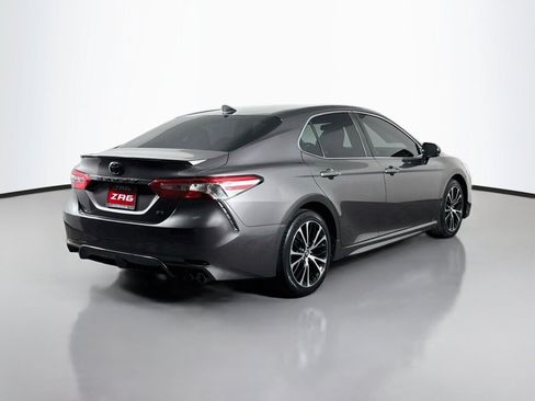 Used 2020 Toyota Camry SE FWD image 5