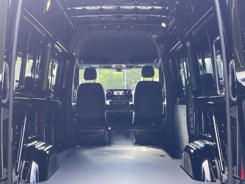 New 2025 Mercedes-Benz Sprinter 2500 image 13