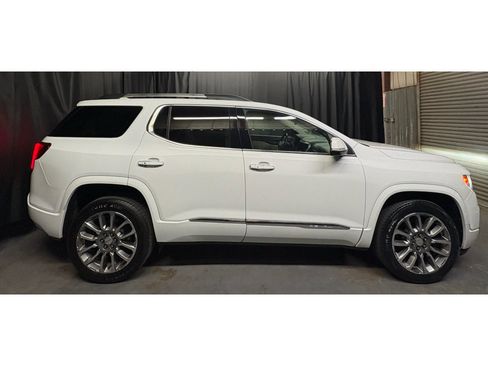 Used 2023 GMC Acadia Denali AWD/4WD image 4