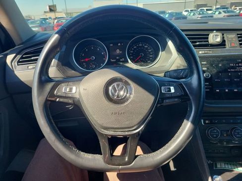 Used 2018 Volkswagen Tiguan SEL image 29