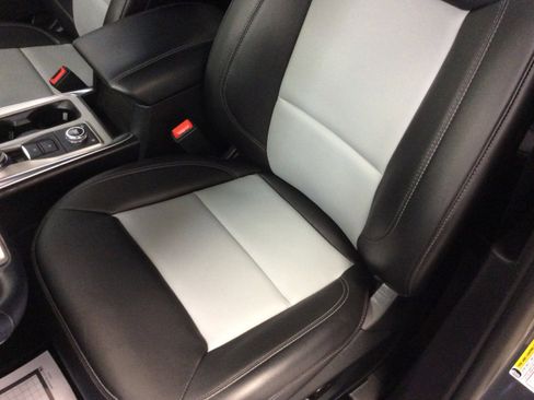 Used 2023 Ford Explorer XLT w/ Equipment Group 202A image 18