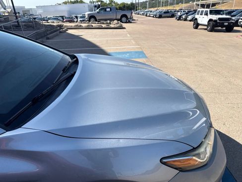 Used 2019 Toyota Camry LE FWD image 5