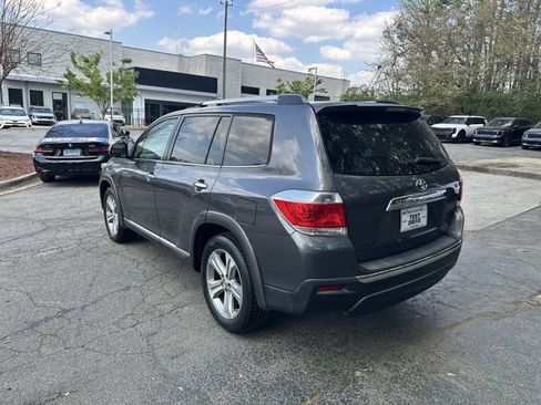 Used 2012 Toyota Highlander Limited w/ Tow Pkg image 7