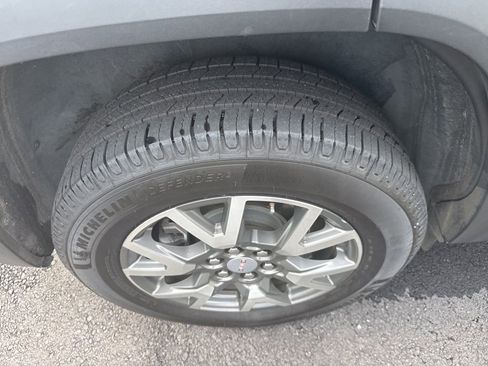 Used 2023 GMC Acadia SLE AWD/4WD image 5