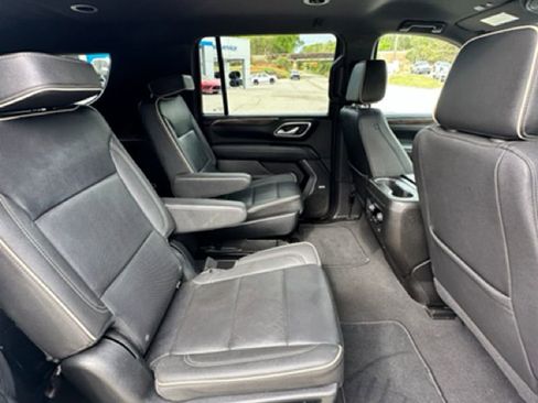 Used 2023 Chevrolet Suburban Premier RWD image 25