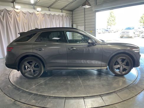 Used 2023 Genesis GV70 2.5T w/ Sport Prestige Package image 5