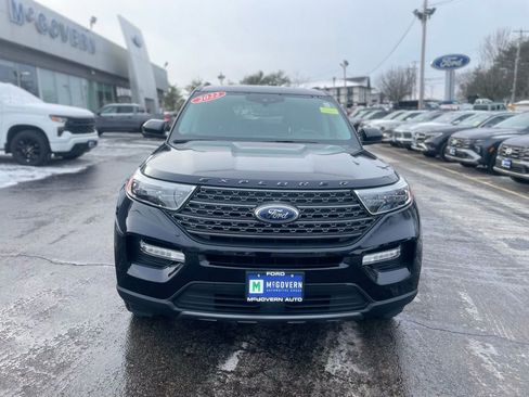 Used 2022 Ford Explorer XLT w/ Equipment Group 202A image 10