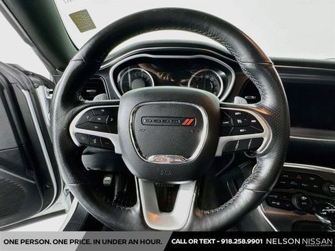 Used 2018 Dodge Challenger R/T Scat Pack w/ Leather Interior Group RWD image 11