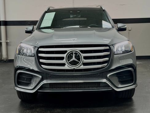 Used 2025 Mercedes-Benz GLS 450 4MATIC image 6