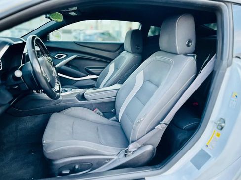 Used 2016 Chevrolet Camaro LT RWD image 7